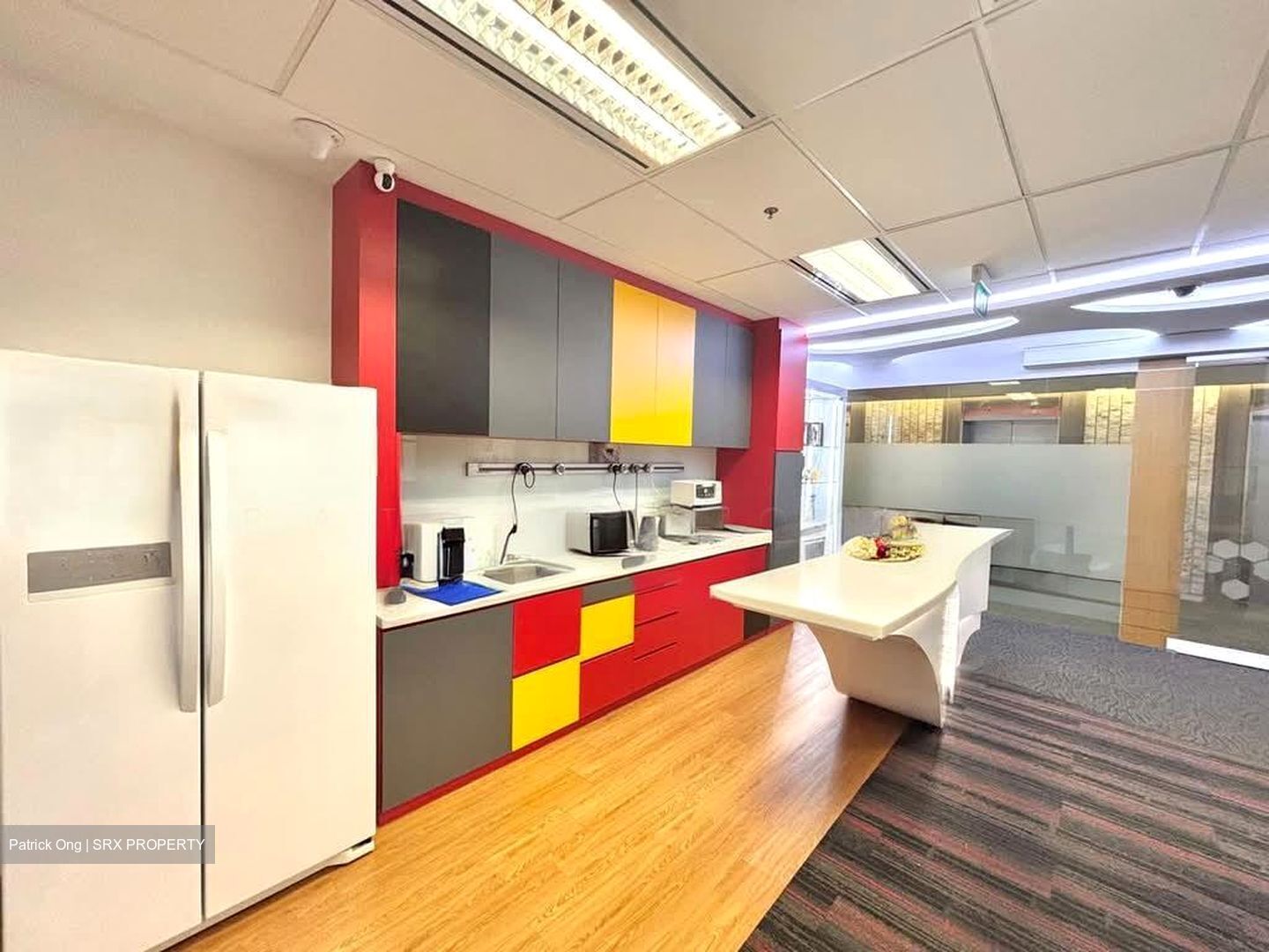 United Square (D11), Office #582818681